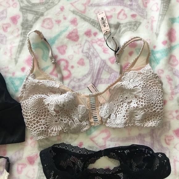 10 Brand new Victoria’s Secret size XS bralettes - Picture 4 of 8